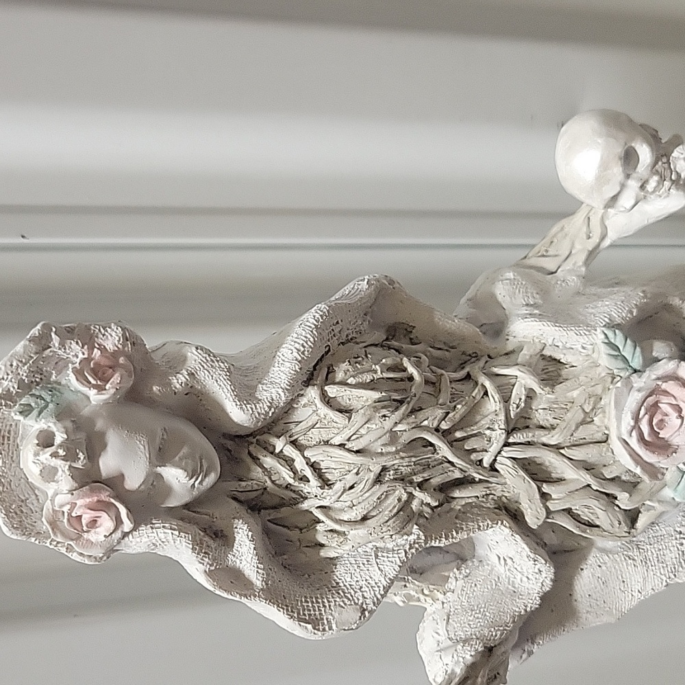 Ashland White and Pink Floral Sculpture. Goth,halloween,holiday, Home Decor - Picture 2 of 12